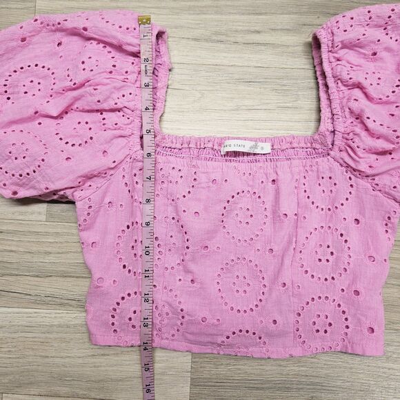Altar'd State Womens Pink Eyelet Crop Top Puff Sleeve Square Neckline Silk Small - Picture 6 of 8